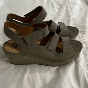 Clarks women’s size 9 gray wedge sandals.